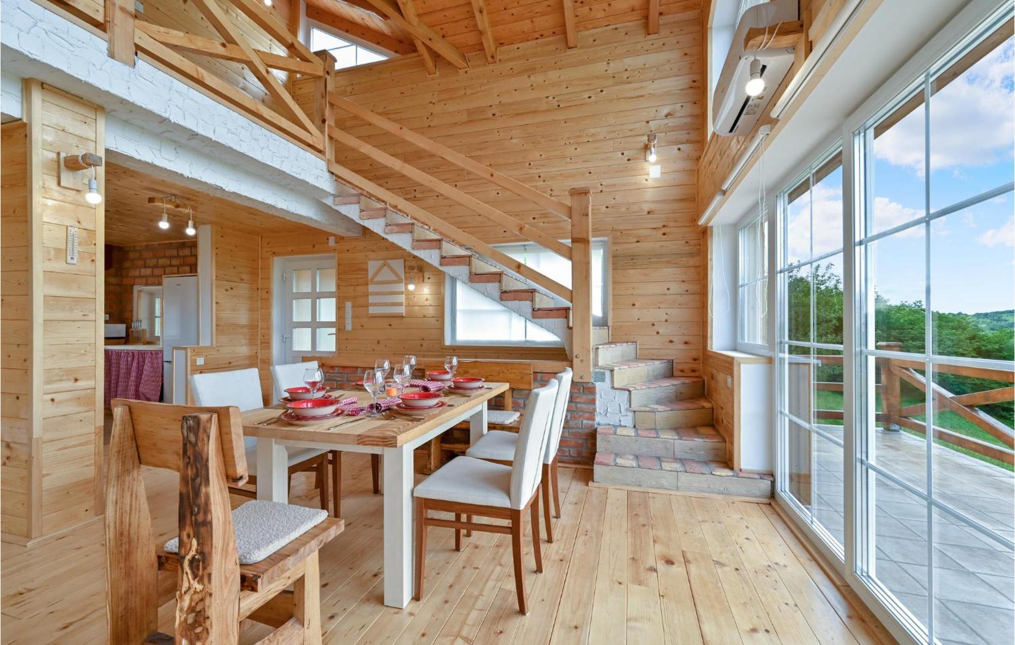 3 Bedroom Lovely Home In Jelenscak Donje Makojisce Exterior foto